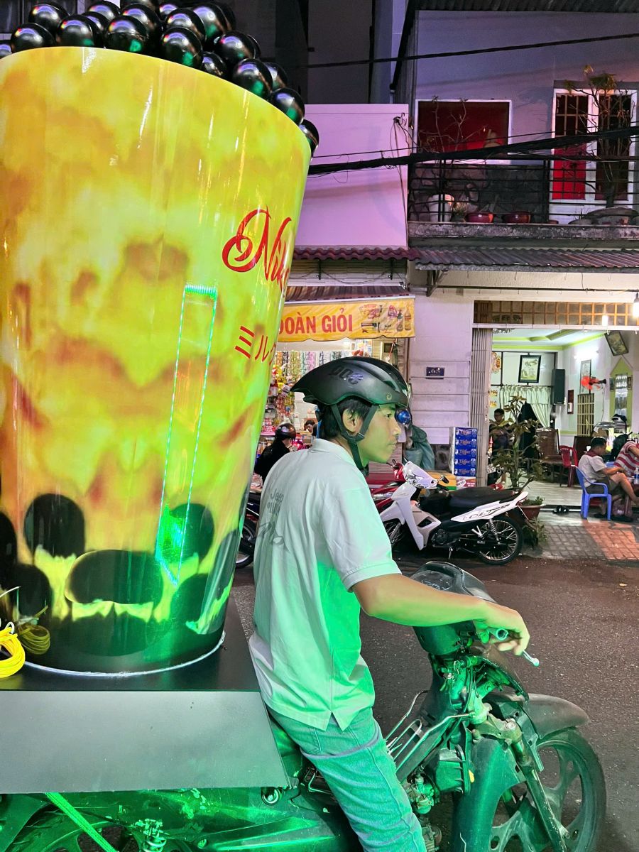 Mô Hình Ly Trà Sữa Khổng Lồ Tại Bình Dương