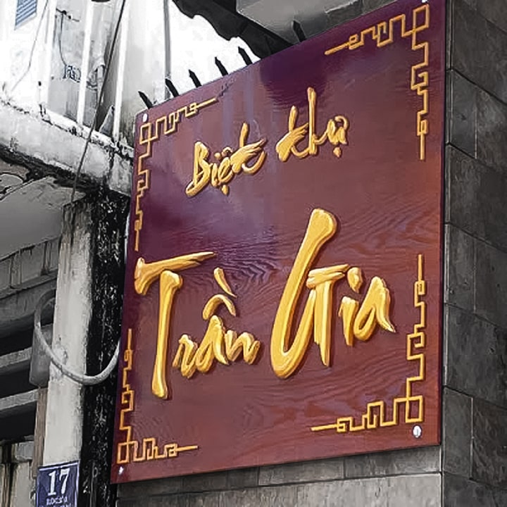 Bảng hiệu chữ nổi gỗ