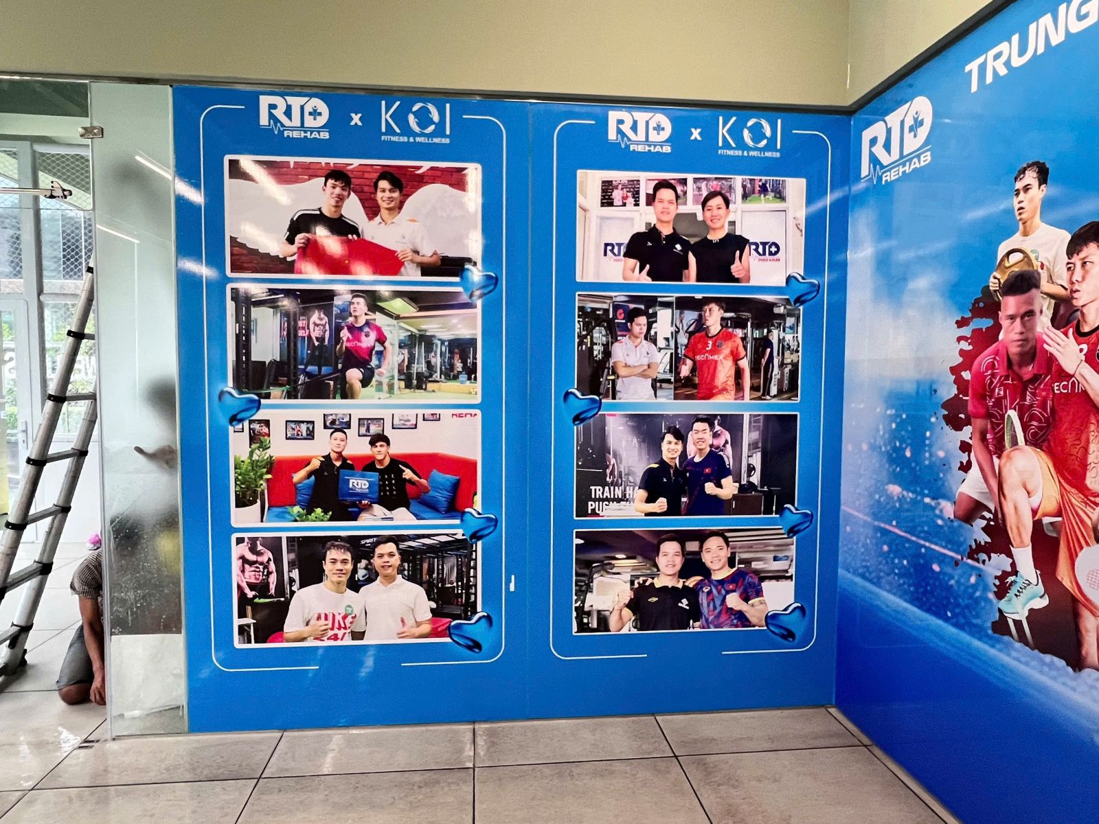 Thi công In ấn Dán Decal Phòng Tập Gym