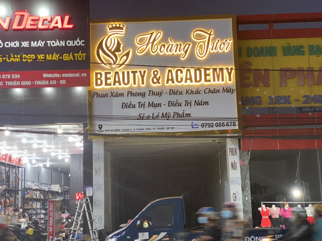 Biển Quảng Cáo Mỹ Phẩm - Sự Chuyển Mình Của Nghệ Thuật Tiếp Thị Trong Ngành Làm Đẹp
